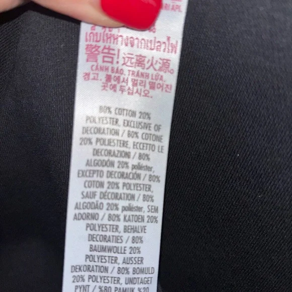 Disney women’s large Black Crewneck Sweater with Mickey Mouse - Picture 6 of 6